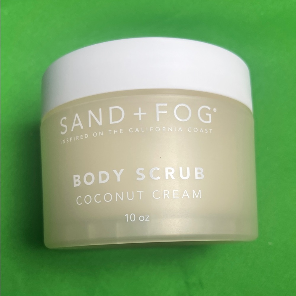 Coconut Cream Body Scrub - White